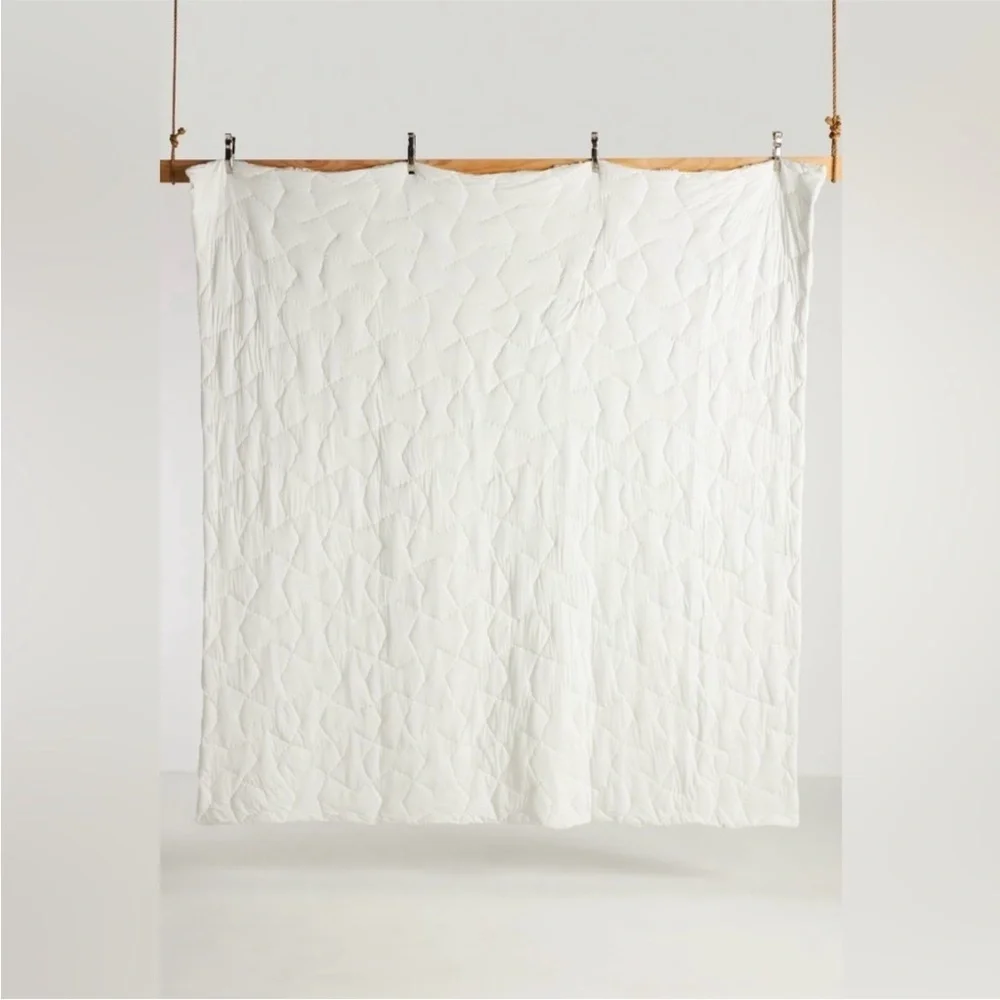 Anthropologie Constance Cotton Jersey Cloud Quilt Size Cal King NWT